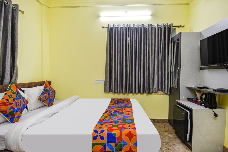 Fabhotel Dishan Plaza