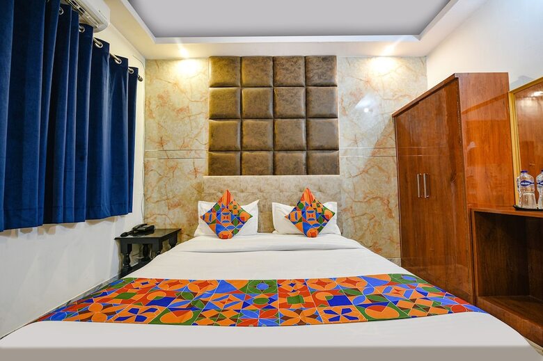Fabhotel Ice Berg