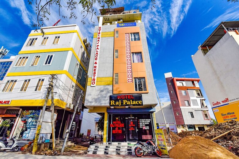 Hotel Fabexpress Raj Palace
