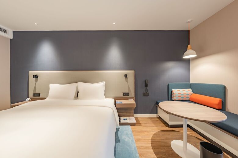 Hotel Holiday Inn Express Shanghai Expo Centre By Ihg