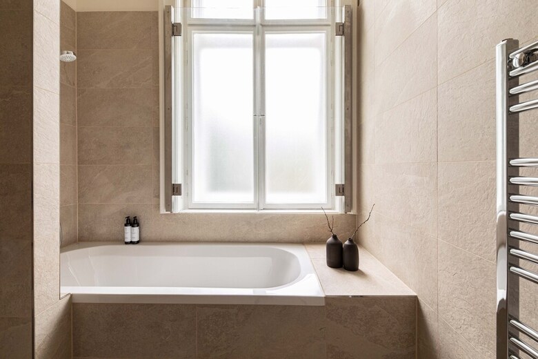 Zola Hotel - Palais De Boh�me