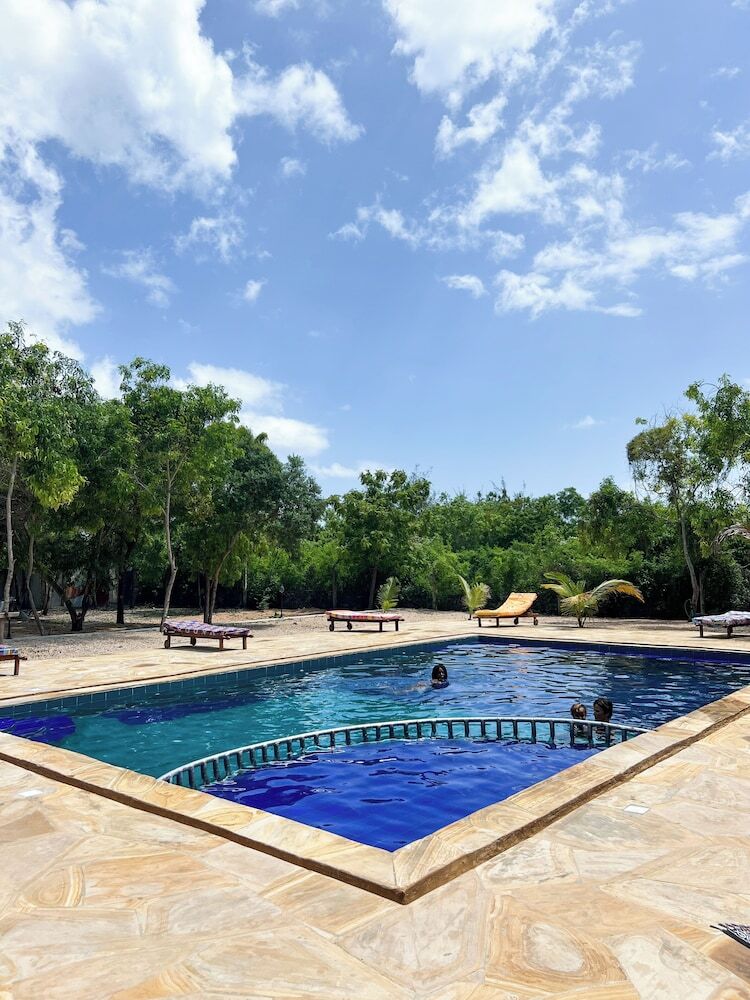 Karibu Maisha Lodge