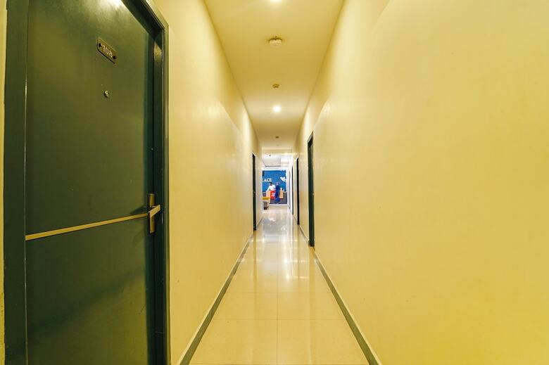 Hotel Fabexpress Silver Palace
