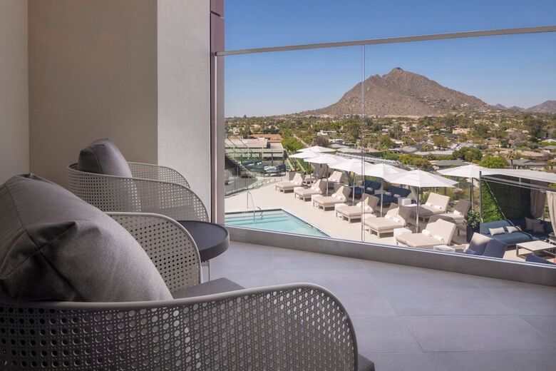 Caesars Republic Scottsdale, A Hilton Hotel