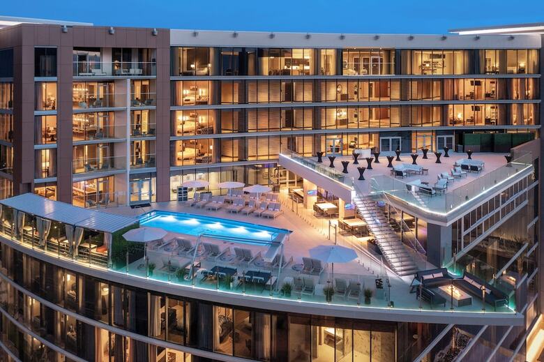 Caesars Republic Scottsdale, A Hilton Hotel