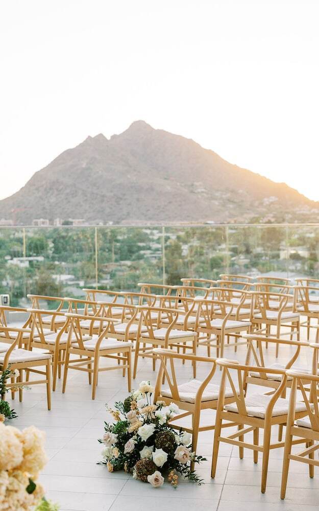 Caesars Republic Scottsdale, A Hilton Hotel