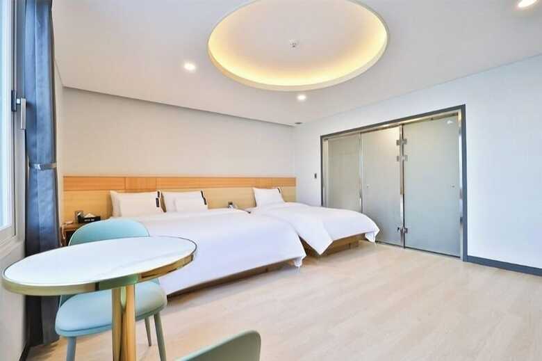 Hotel 701