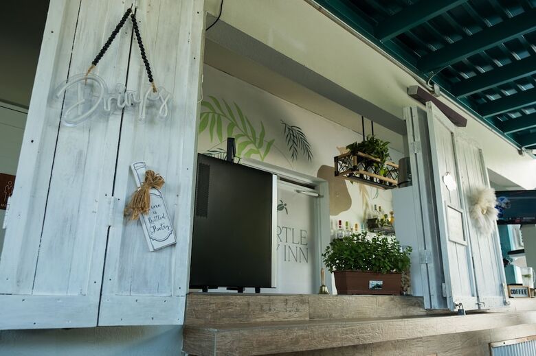 Hotel Turtle Bay Inn