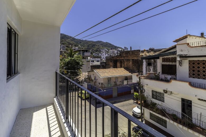 Aparthotel Cuale Condo Retreats
