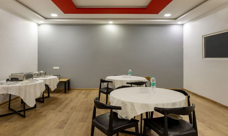 Hotel Treebo Treetops Inn - Anna Nagar