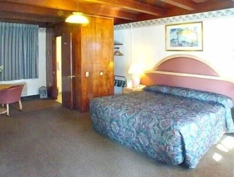 Motel Cloverdale Oaks Inn