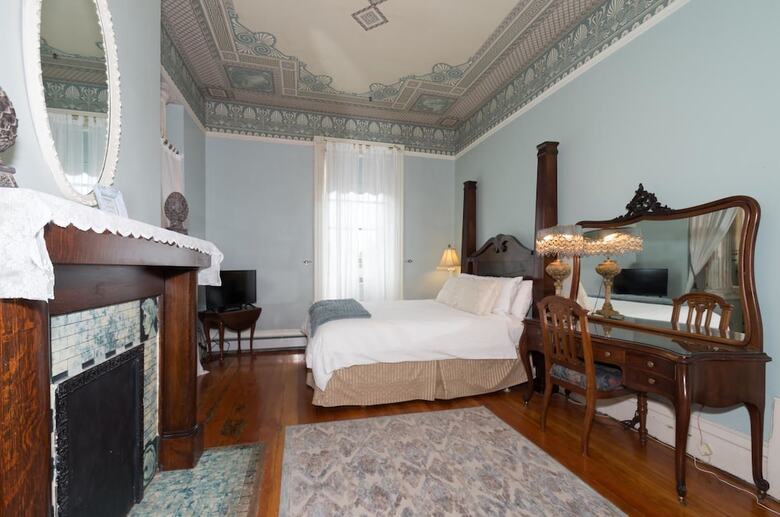 Bed & Breakfast Lumber Baron Inn