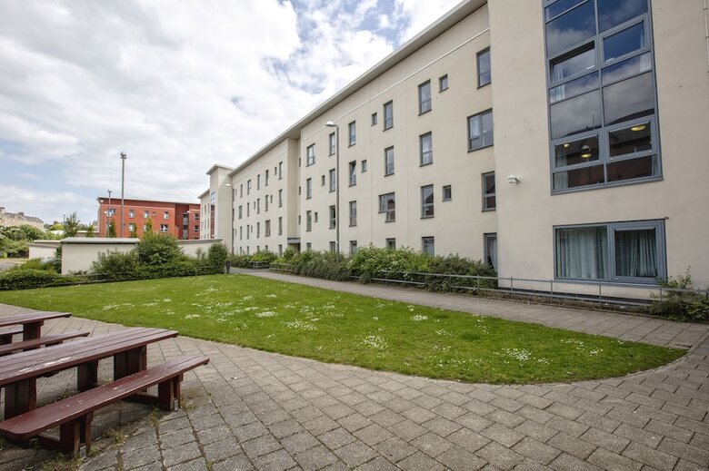 Seabraes Apartments And Rooms