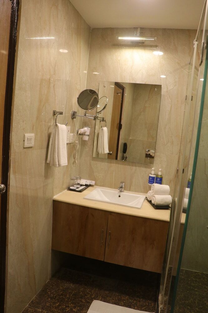 Hotel Sk Premium Park At World Square Mall
