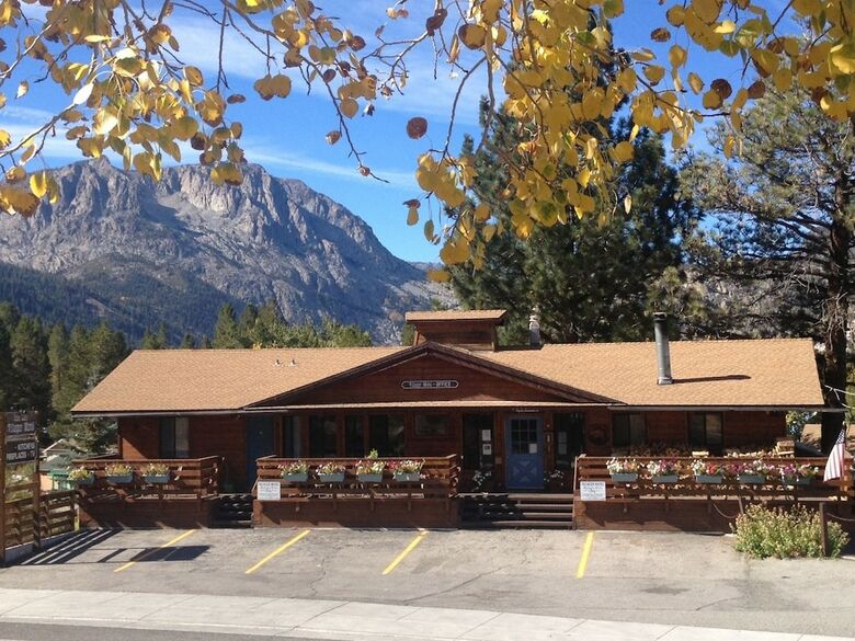 Motel June Lake Villager