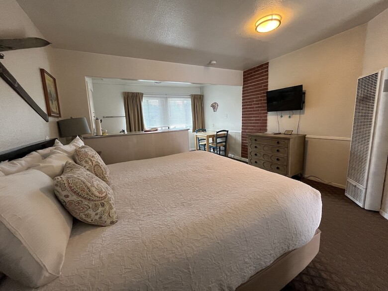 Motel June Lake Villager