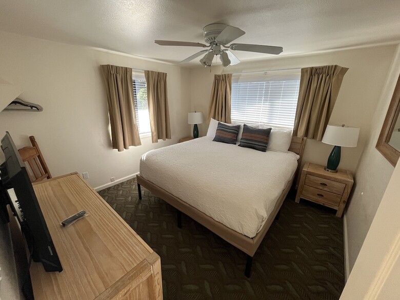 Motel June Lake Villager