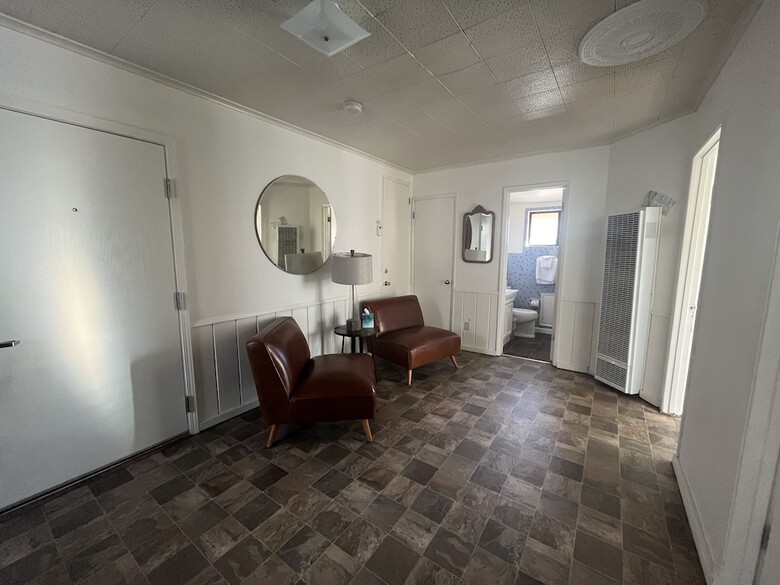 Motel June Lake Villager
