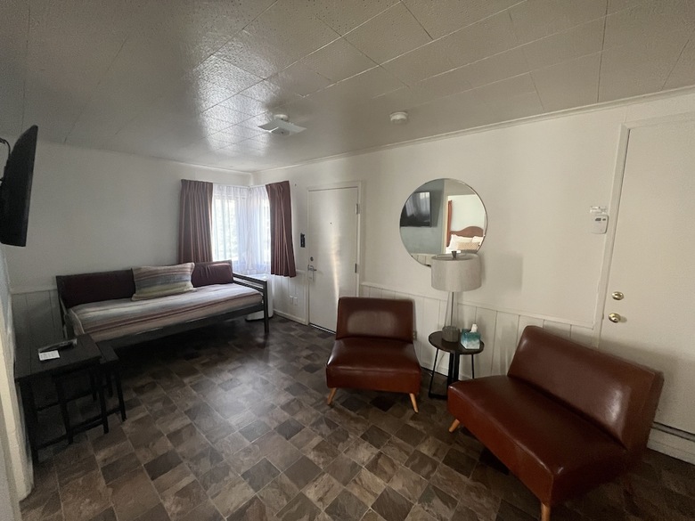 Motel June Lake Villager
