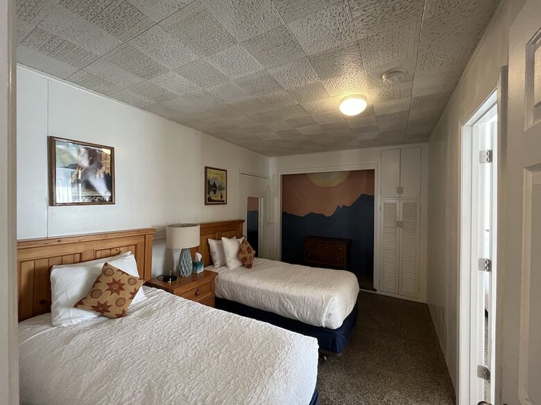 Motel June Lake Villager