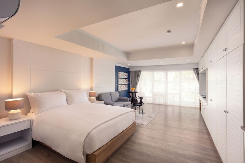 Hotel Anona Beachfront Phuket Resort