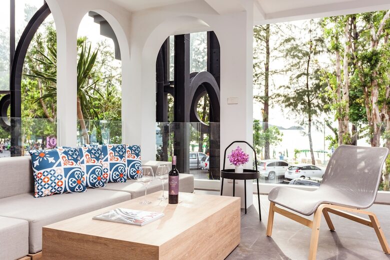 Hotel Anona Beachfront Phuket Resort