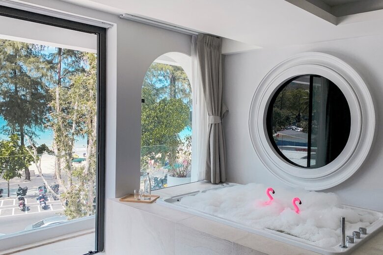 Hotel Anona Beachfront Phuket Resort