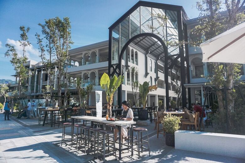 Hotel Anona Beachfront Phuket Resort