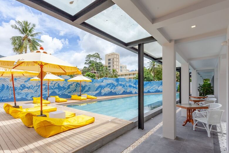 Hotel Anona Beachfront Phuket Resort