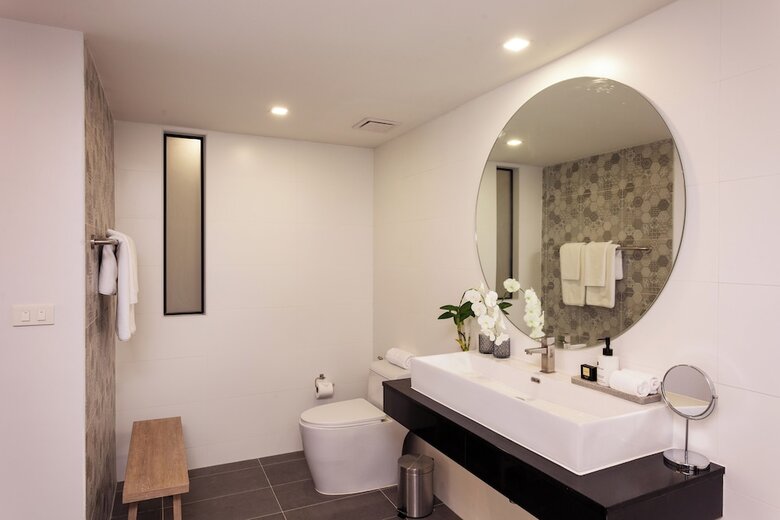 Hotel Anona Beachfront Phuket Resort