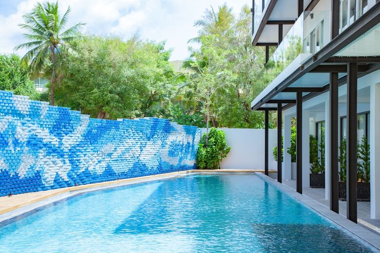 Hotel Anona Beachfront Phuket Resort