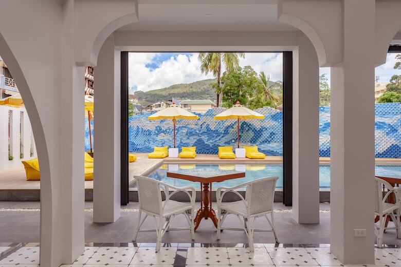 Hotel Anona Beachfront Phuket Resort
