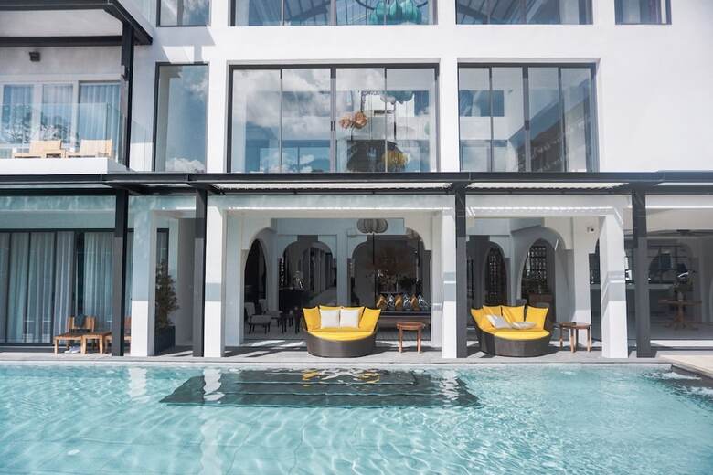 Hotel Anona Beachfront Phuket Resort