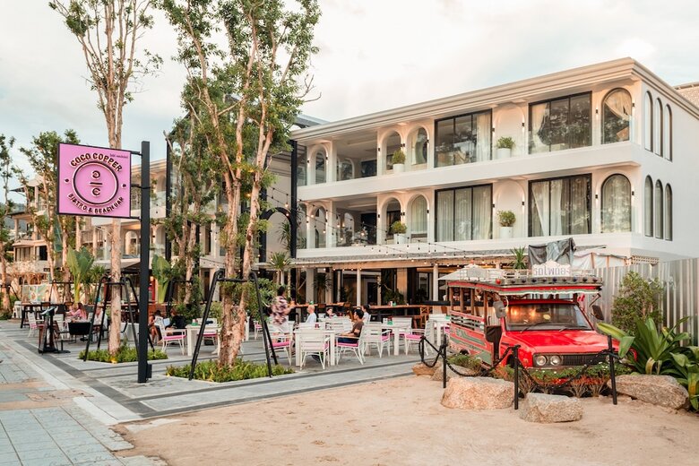 Hotel Anona Beachfront Phuket Resort