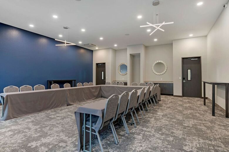 Hotel Comfort Suites Cincinnati University - Downtown