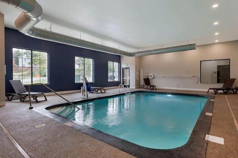 Hotel Comfort Suites Cincinnati University - Downtown