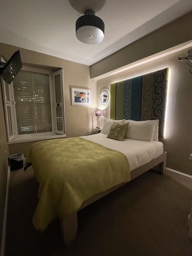 Bed & Breakfast 7 Cross Street