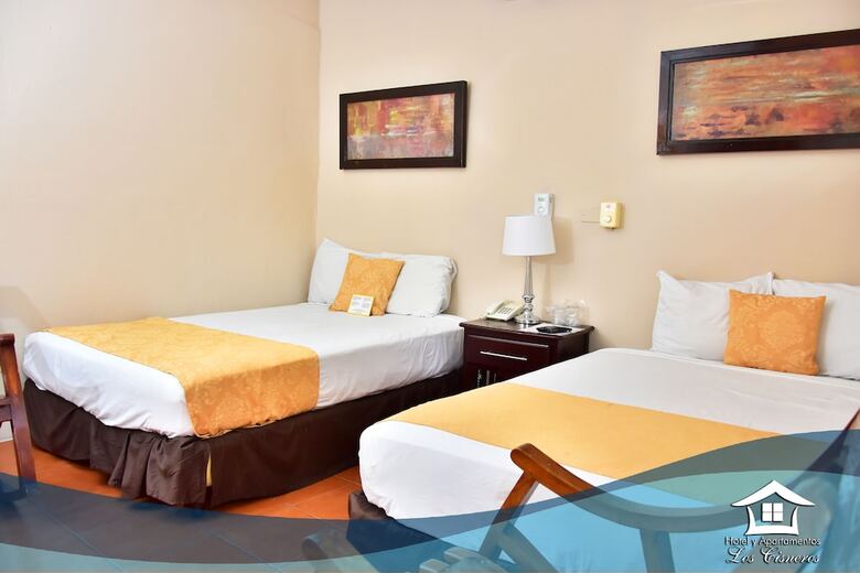 Hotel Los Cisneros