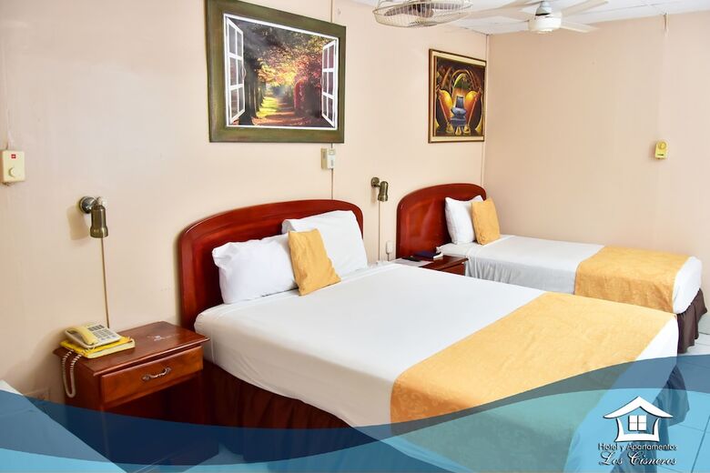 Hotel Los Cisneros