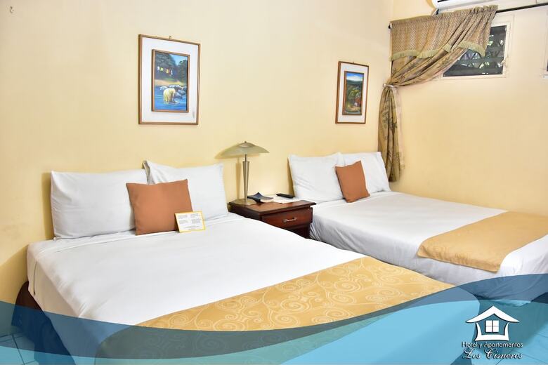Hotel Los Cisneros