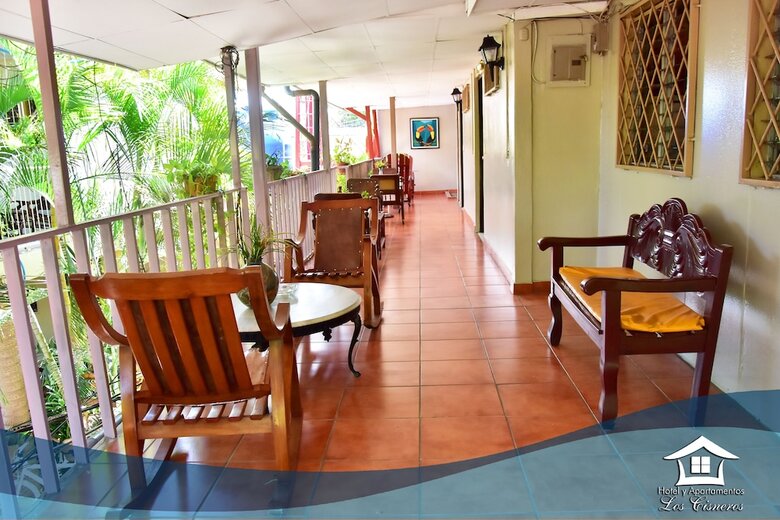 Hotel Los Cisneros