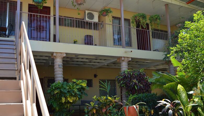 Hotel Los Cisneros