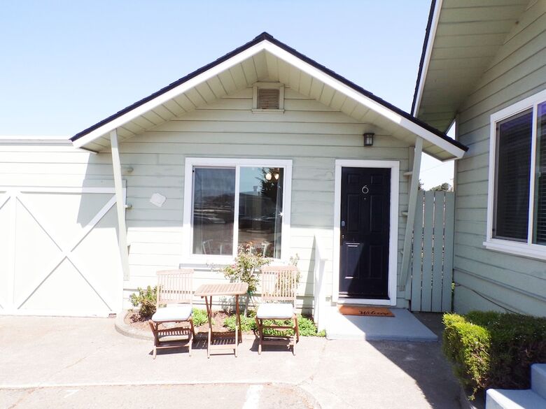 Motel Shoreline Cottages
