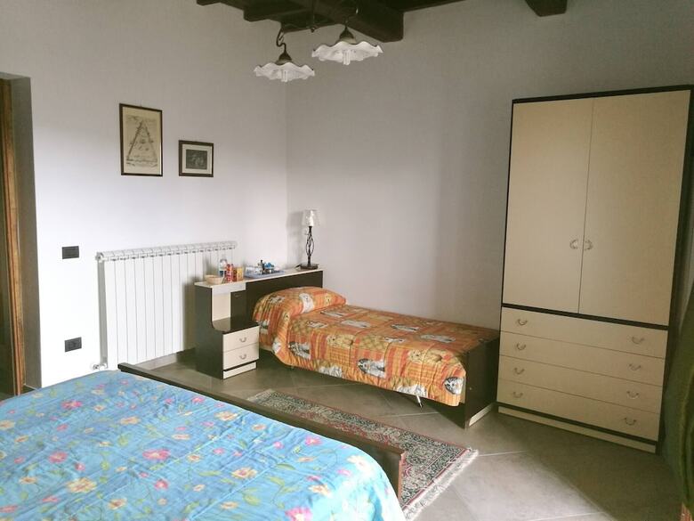 Room In Guest Room - Triple Room In Amazing Context