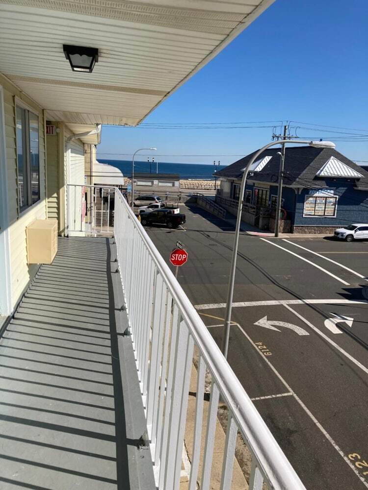 Surfside Motel