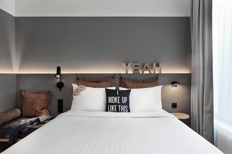 Hotel Moxy Lyon Airport