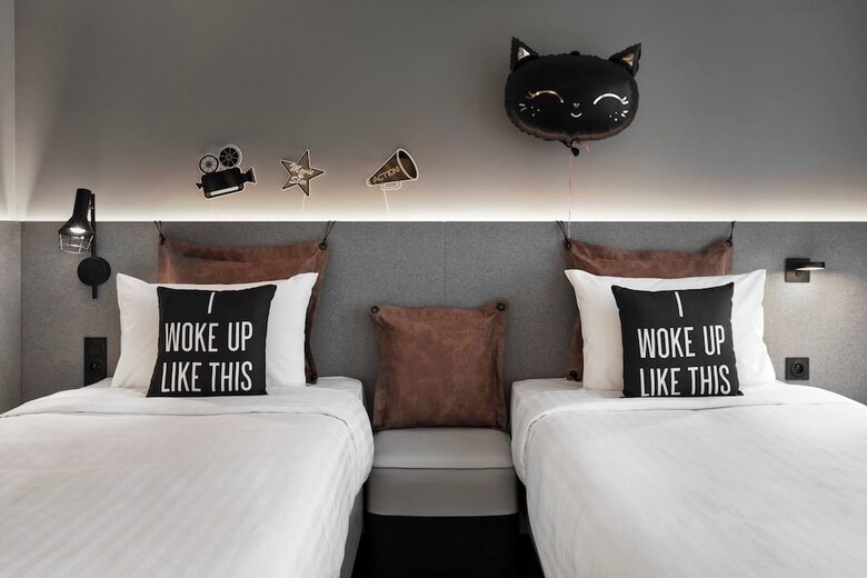Hotel Moxy Lyon Airport