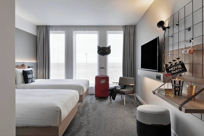 Hotel Moxy Lyon Airport