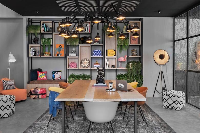 Hotel Moxy Lyon Airport