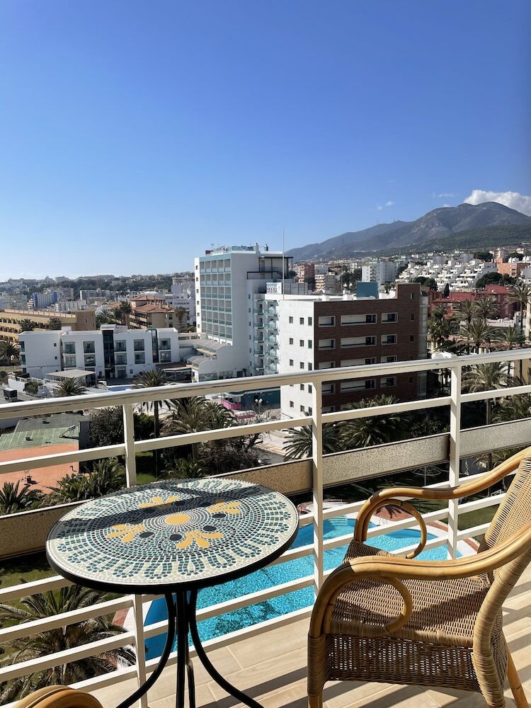 Aparthotel Apartamentos Calma Rentals